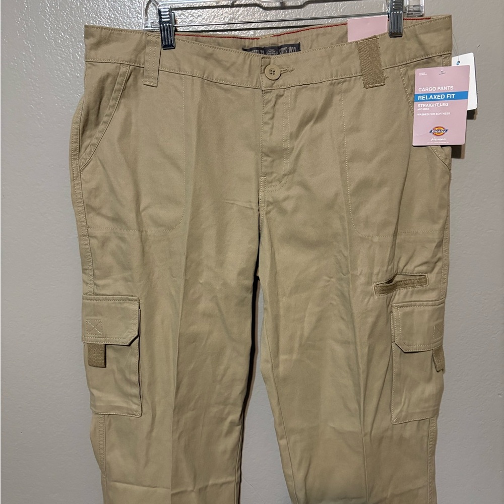 NWT Women’s Cargo, Relaxed Fit Straight leg Dickies Khaki Pants Size 14R - Picture 2 of 14